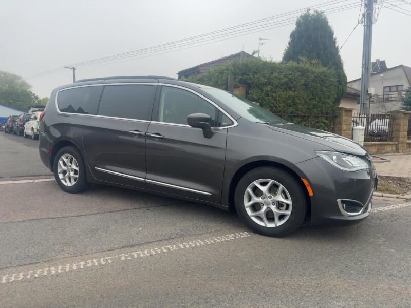 Chrysler Pacifica