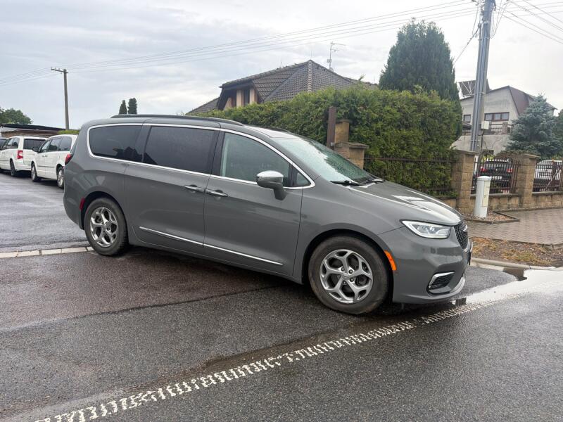 Chrysler Pacifica