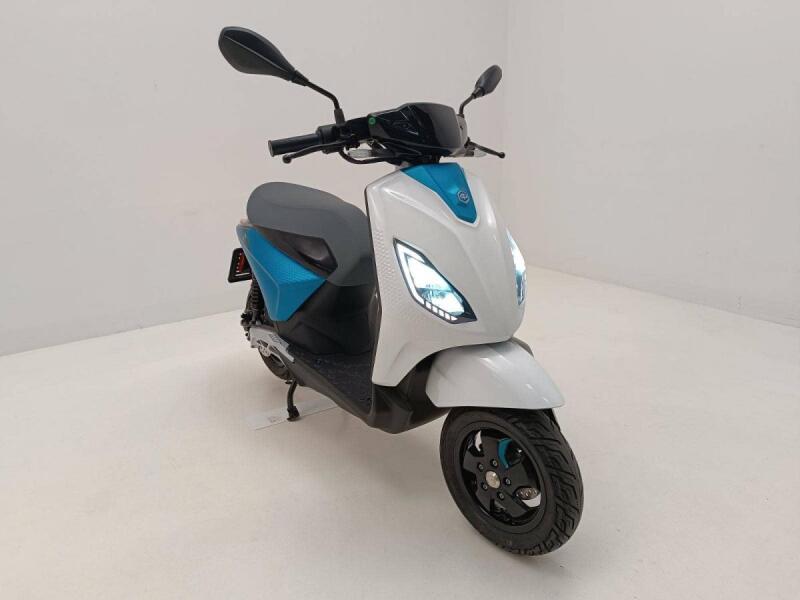 Piaggio 1 Active