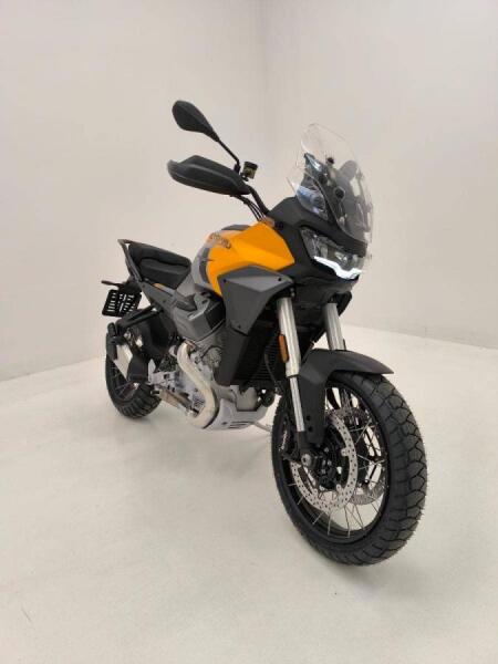 Moto Guzzi V 100 Stelvio
