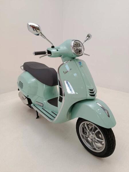 Vespa GTS 125