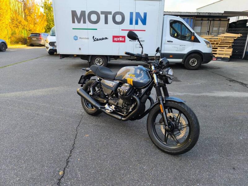 Moto Guzzi V7 III Stone