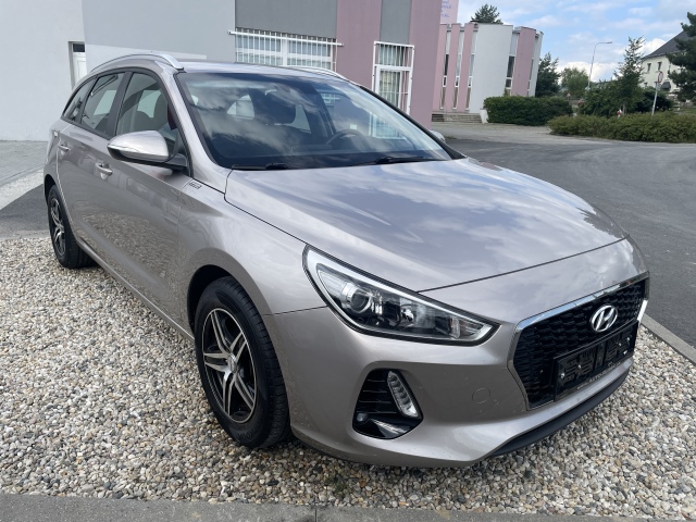 Hyundai i30 1,0 T-GDi/88kW Trikolor