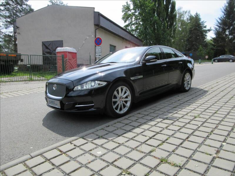 Jaguar XJ
