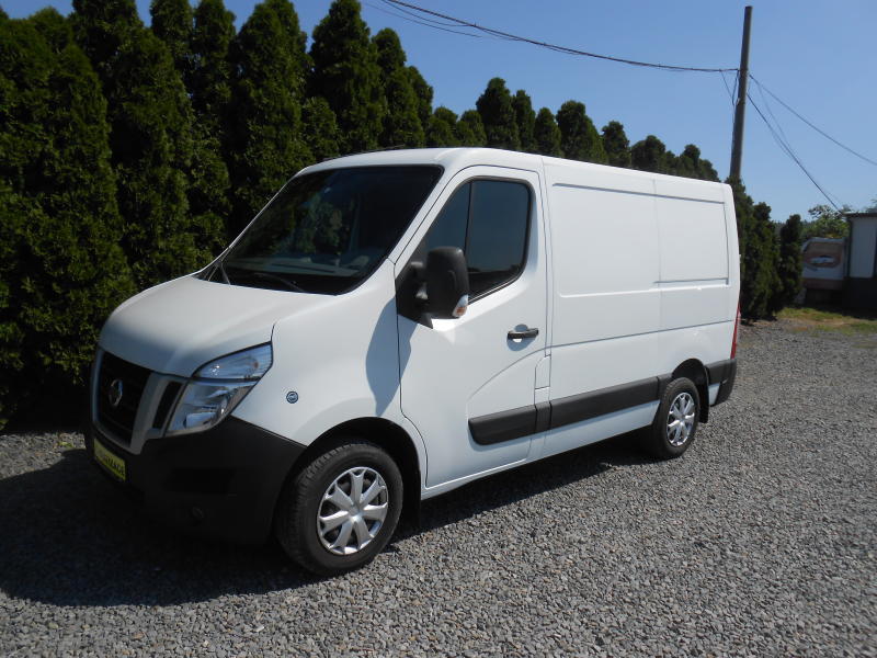 Nissan NV400
