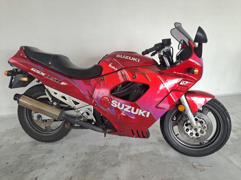 Suzuki GSX 750 F