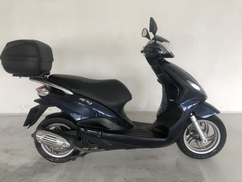 Piaggio Fly 125