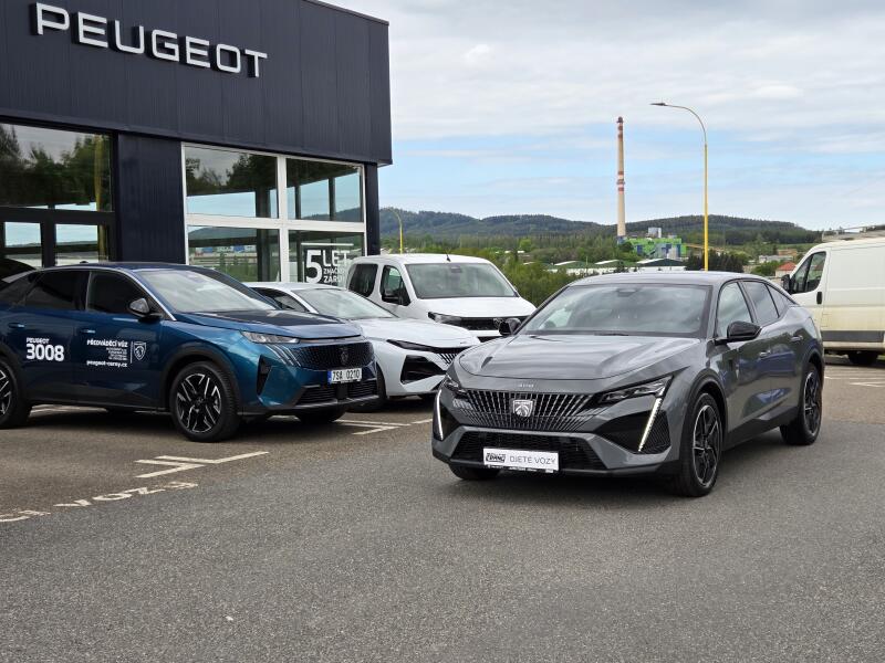 Peugeot 408