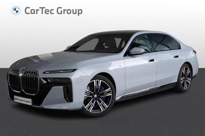 BMW i7