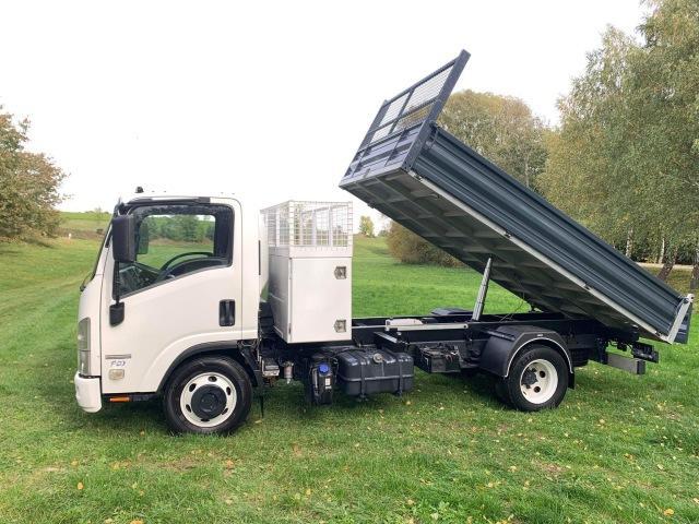 Isuzu