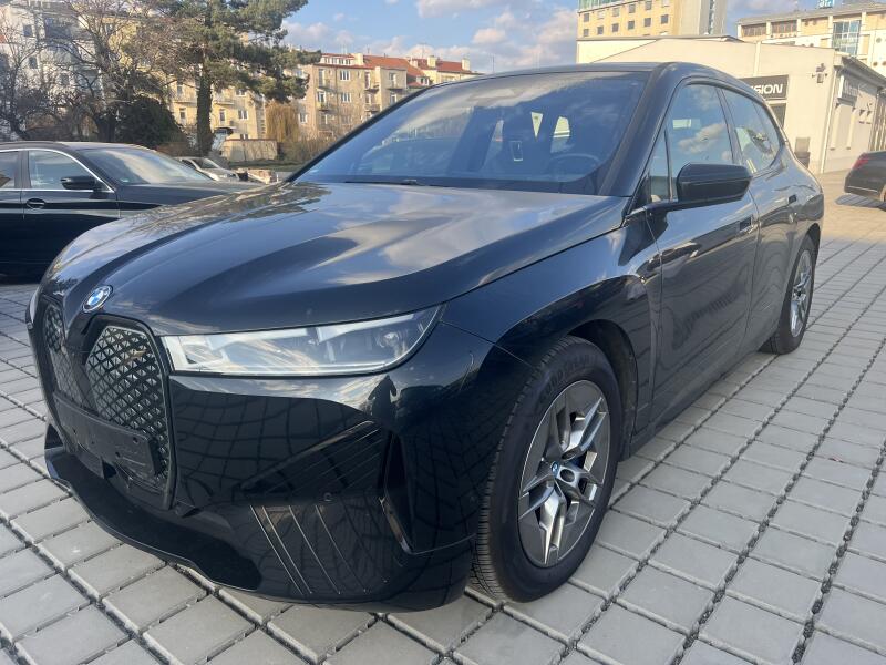 BMW iX