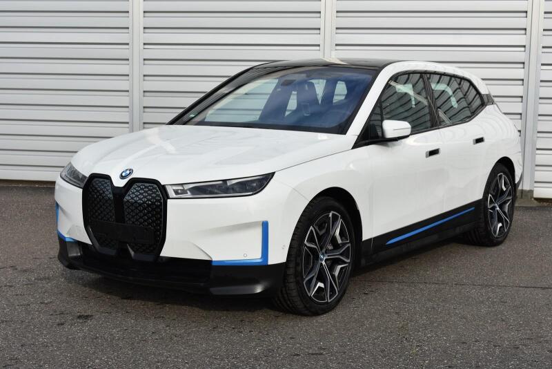 BMW iX