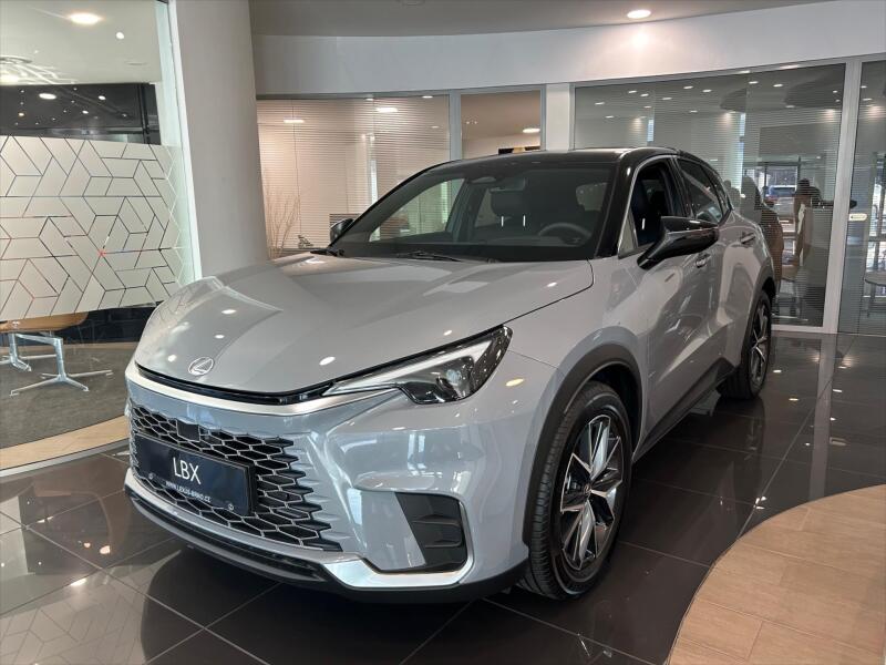 Lexus LBX