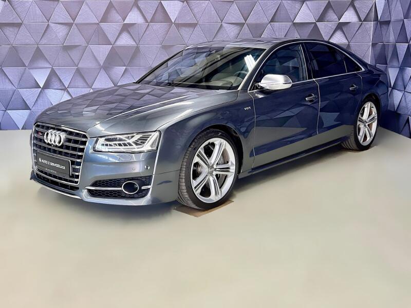 Audi S8