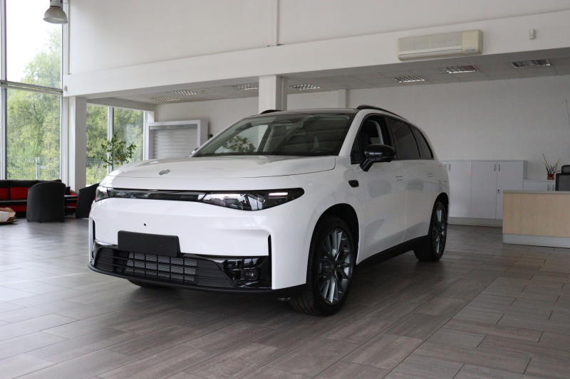 Leapmotor C10