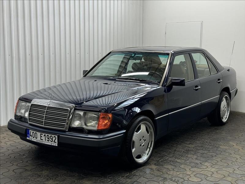 Mercedes-Benz 124