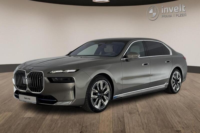 BMW i7