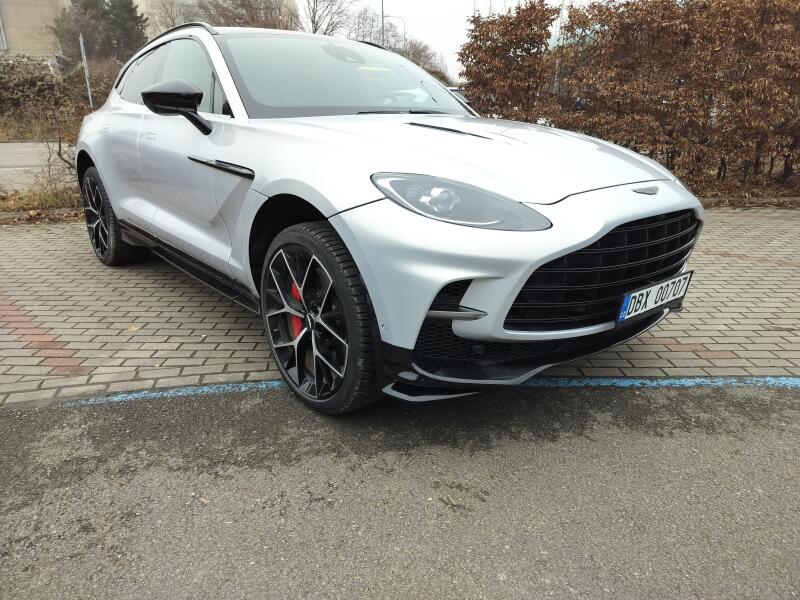 Aston Martin DBX
