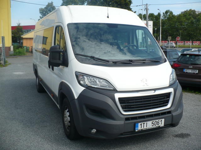 Peugeot Boxer 2.0 D 7 Míst 120 KW