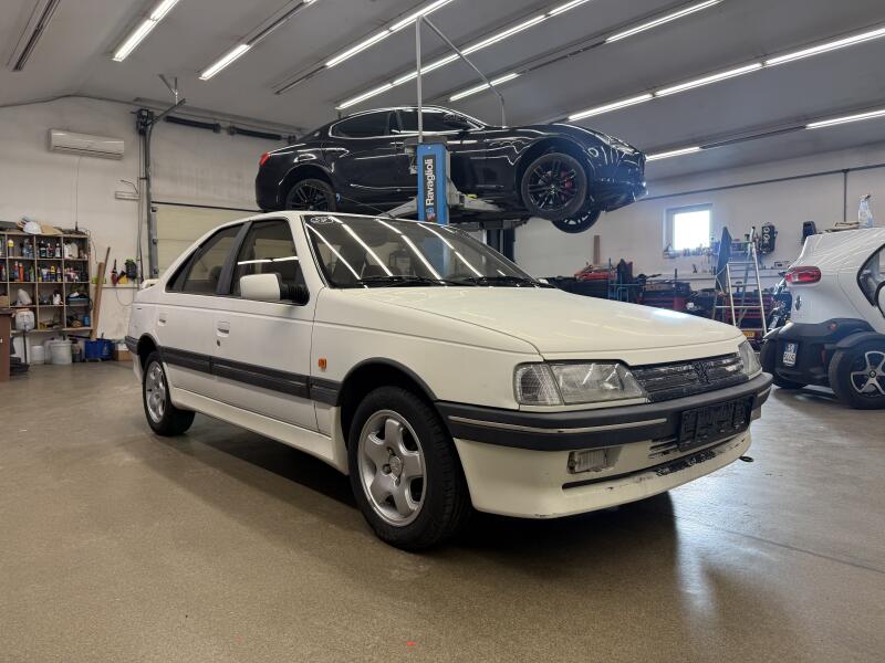 Peugeot 405