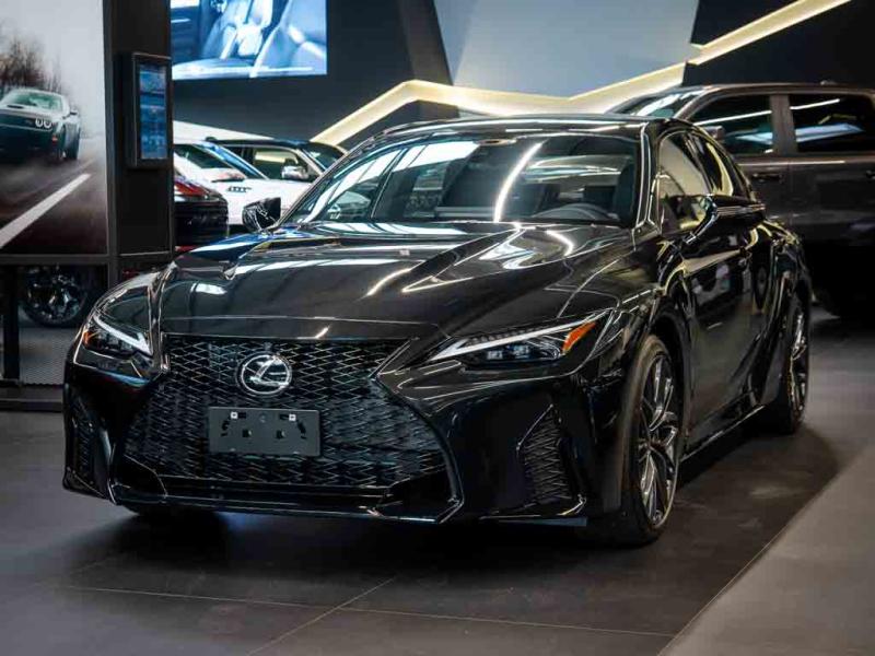 Lexus IS