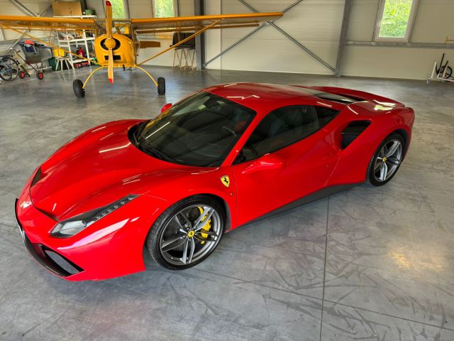 Ferrari 488