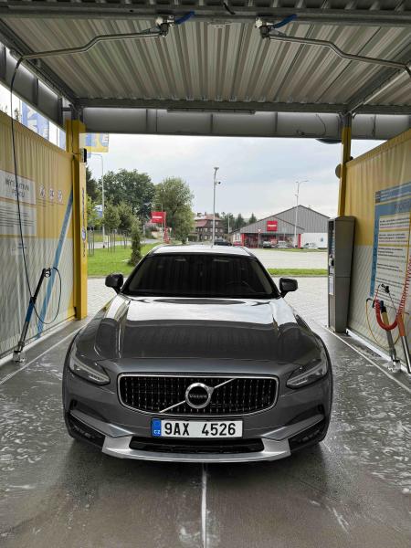 Volvo V90