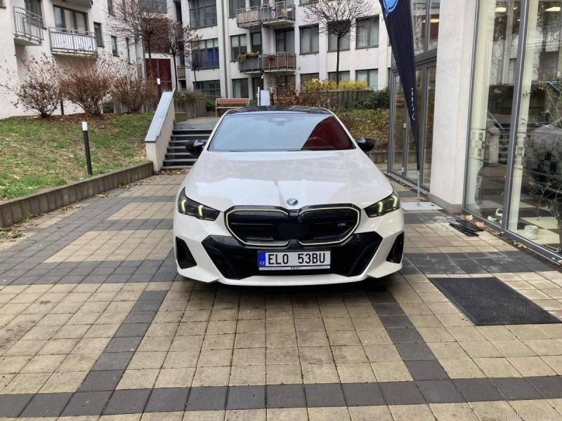 BMW i5