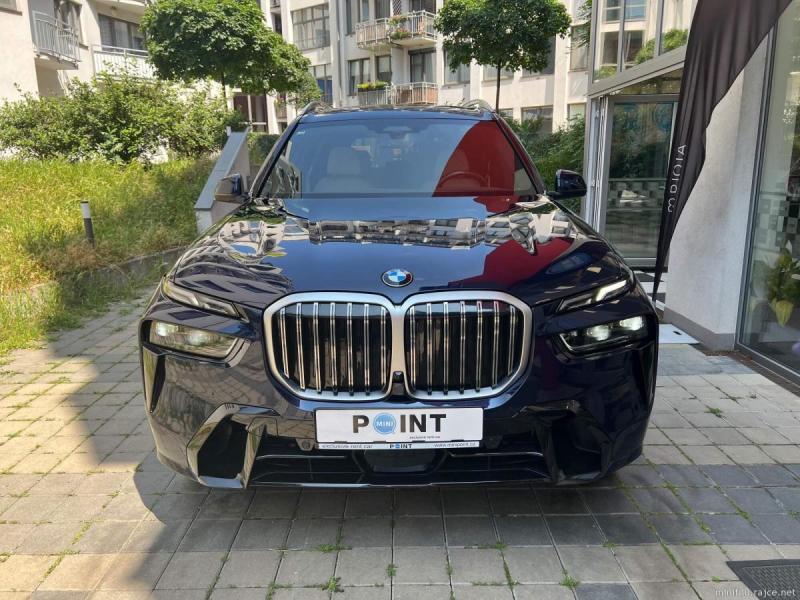 Hire BMW X7