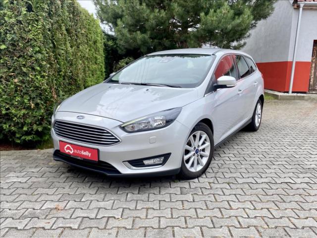 Ford Focus 1,5 TDCi NAVI VÝHŘEV