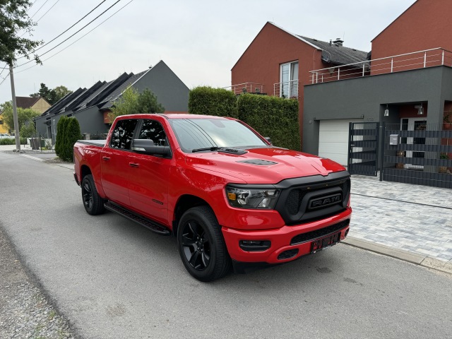 Dodge RAM +CREWCAB+PENTASTAR+NIGHT EDIT+