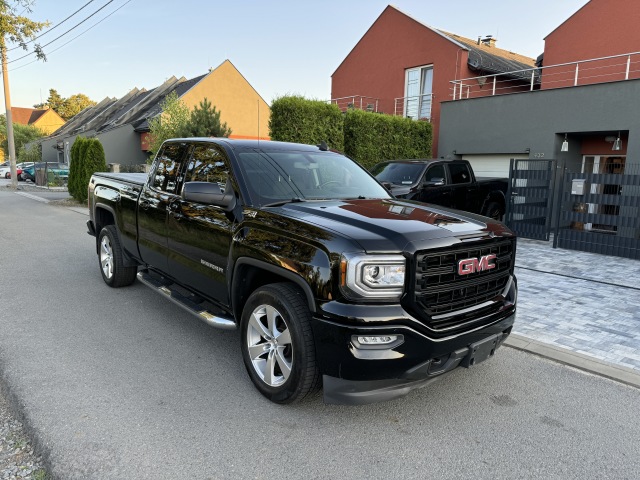 GMC Sierra + SLE + 4x4 + 6 MÍST + 5.3 V8+