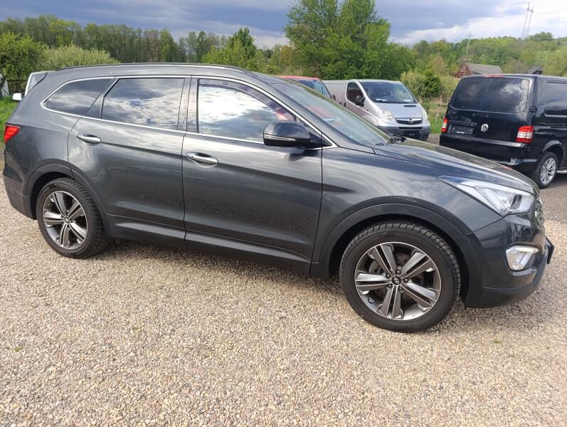 Hyundai Grand Santa Fe