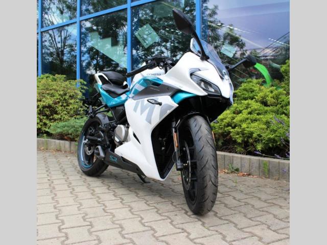 CFMOTO 300 SR