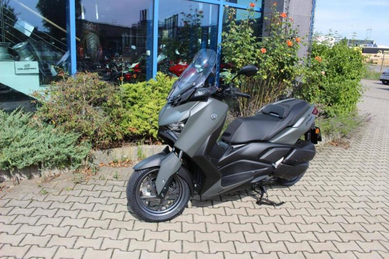 Yamaha X-Max 300