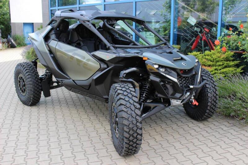 Can-Am Maverick R