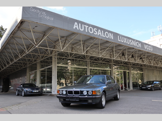 BMW Řada 7 750i V12 E32 220kW