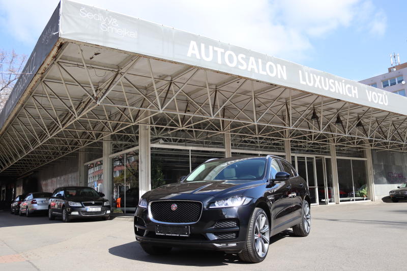 Jaguar F-Pace