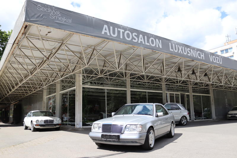 Mercedes-Benz 124