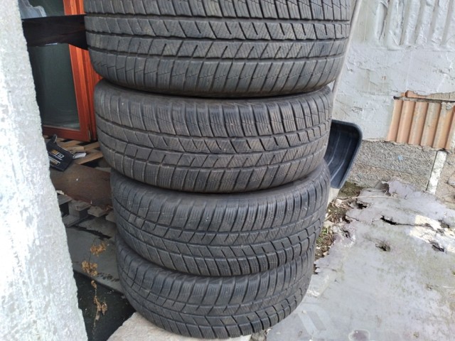 ZIMN KOLA 215/55R16 VW SHARAN