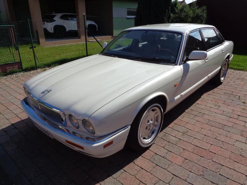 Jaguar XJ6