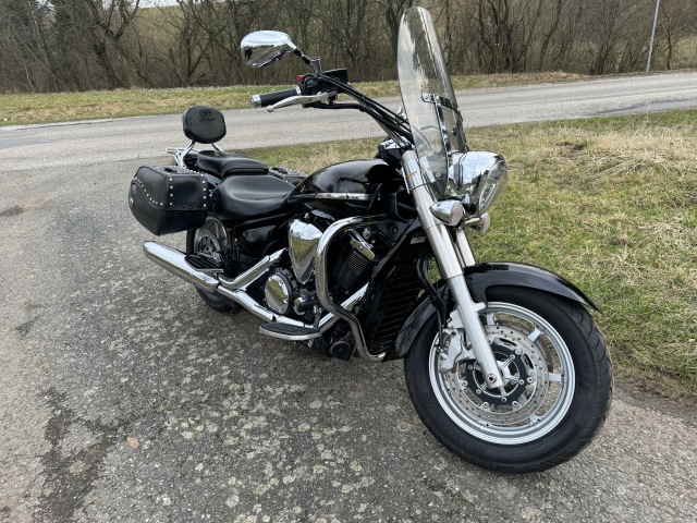 Yamaha XVS 1300 A Midnight Star