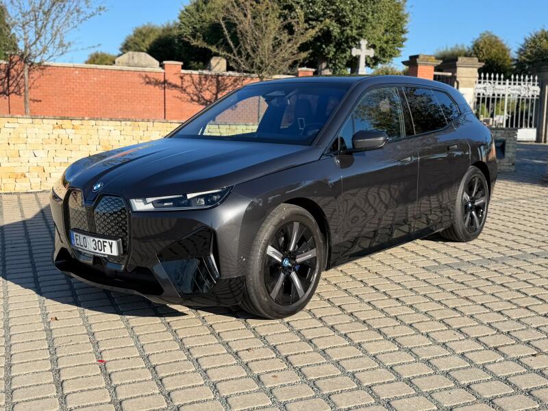 BMW iX
