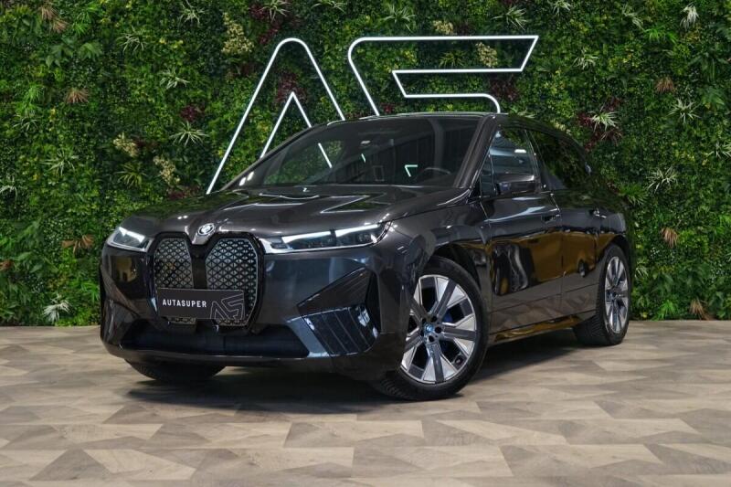 BMW iX