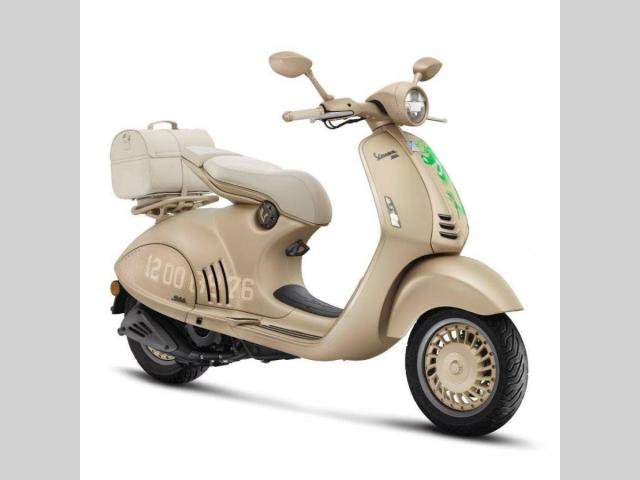 Vespa 946