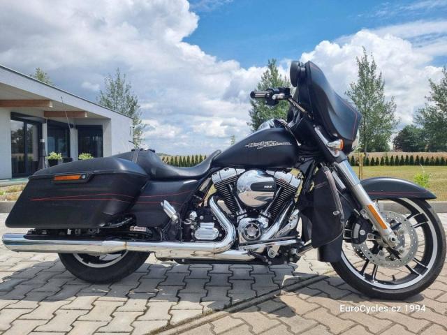 Harley-Davidson FLHXS Street Glide Special