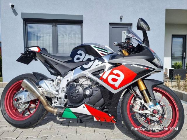 Aprilia RSV4 Factory