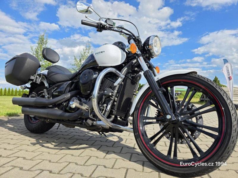 Kawasaki VN 900 Custom