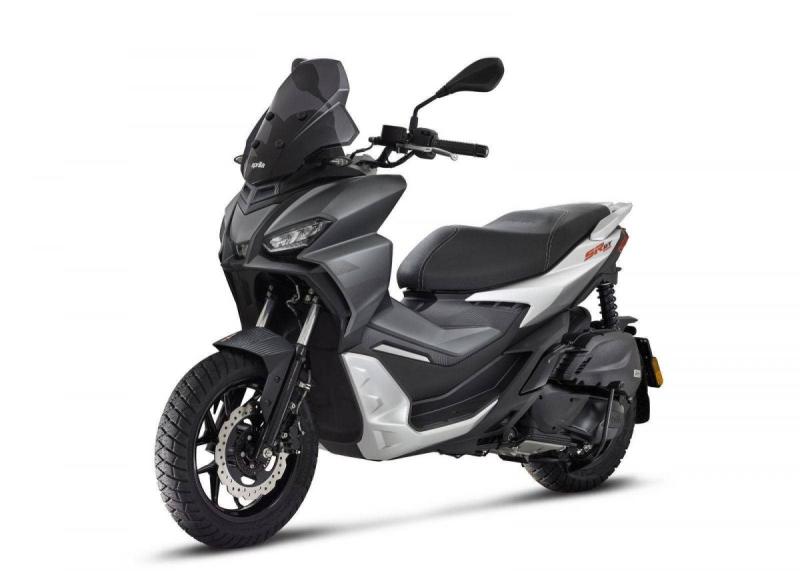 Aprilia SR GT 200