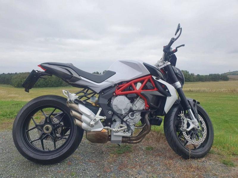 MV Agusta Brutale 800